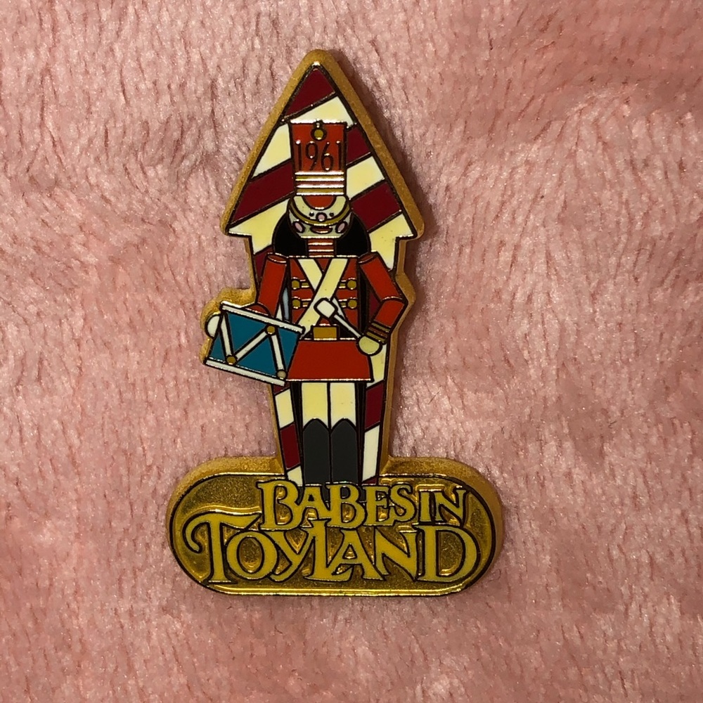 BabesInToyland Pin‼️BOGO‼️